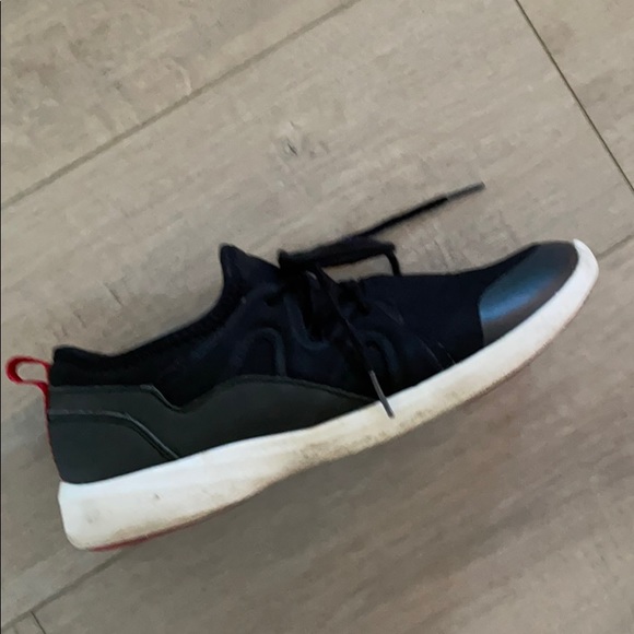 Vionic Sneakers - Picture 5 of 8